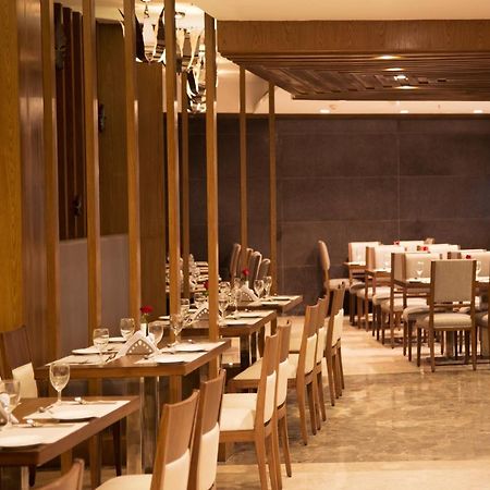 V 7 Hotel Chennai Ngoại thất bức ảnh