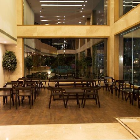V 7 Hotel Chennai Ngoại thất bức ảnh