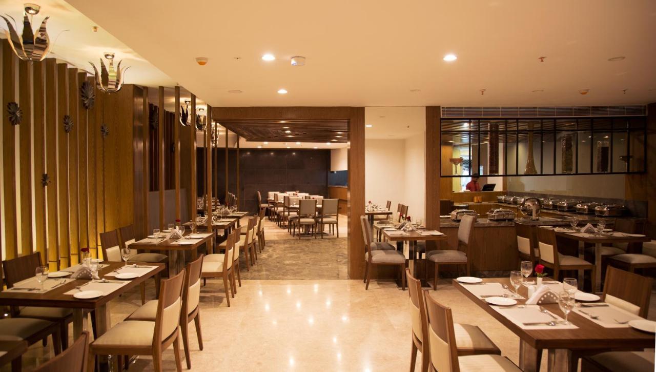 V 7 Hotel Chennai Ngoại thất bức ảnh