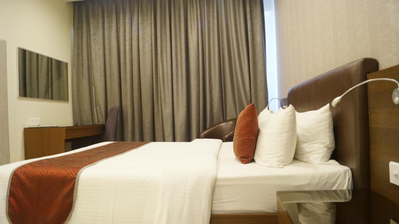 V 7 Hotel Chennai Phòng bức ảnh