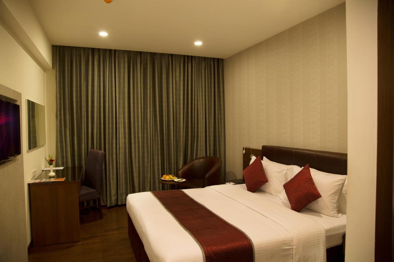 V 7 Hotel Chennai Ngoại thất bức ảnh