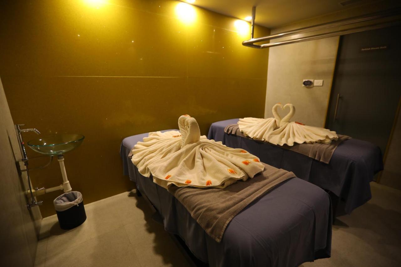 V 7 Hotel Chennai Ngoại thất bức ảnh