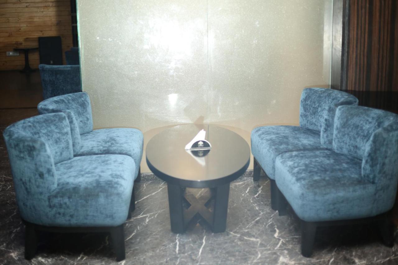 V 7 Hotel Chennai Ngoại thất bức ảnh